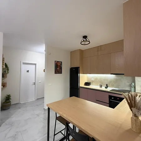 Kenya 5 Min Seaside Vlora Bay